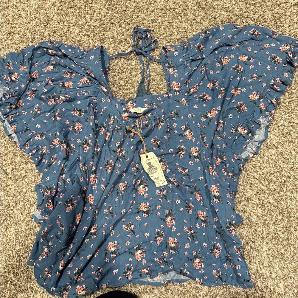 Easel. NWT. Crop top. Small.